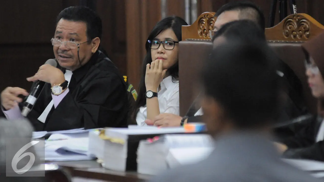 20160926- Jessica Kumala Wongso Berkacamata-Jakarta- Helmi Afandi