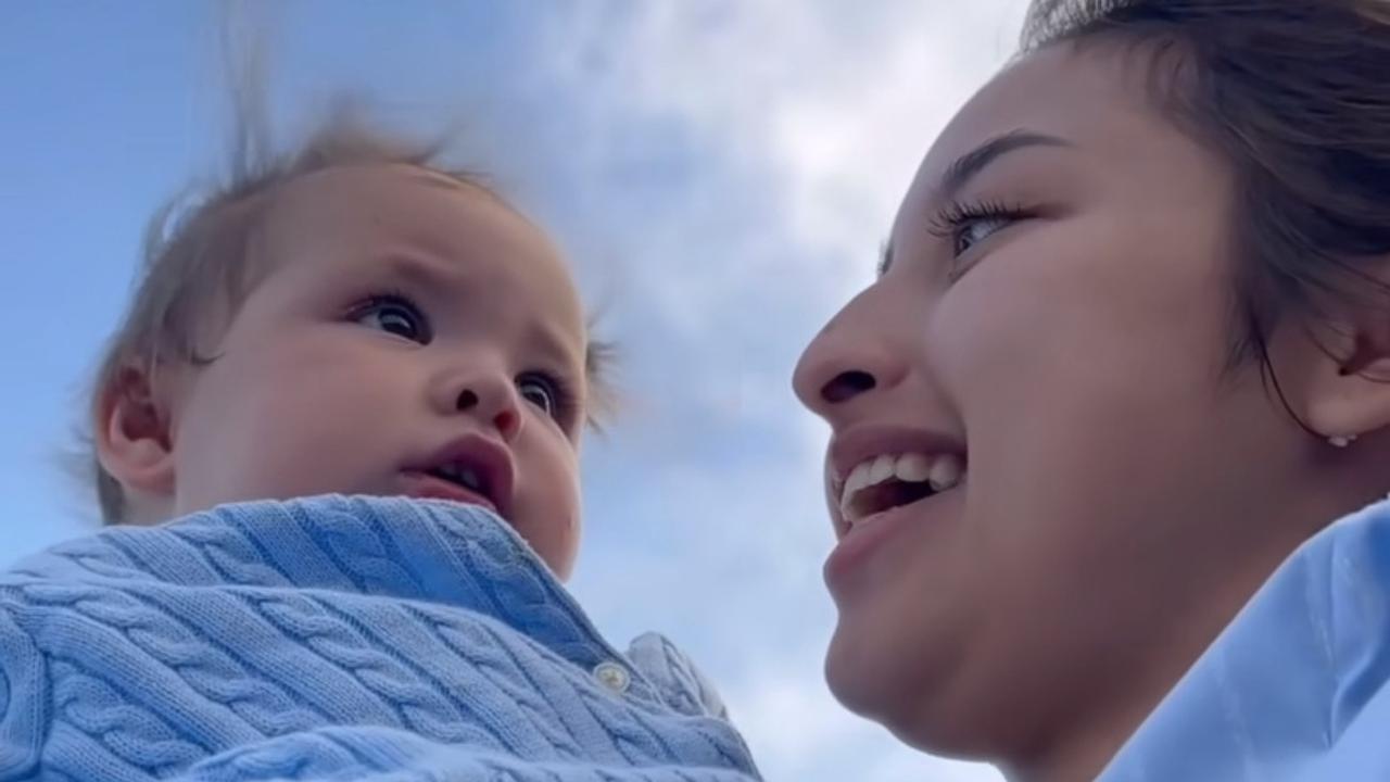 Jennifer Coppen Larung Abu Kremasi Dali