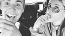 Foto-foto tersebut ada yang menunjukan momen intim keduanya didalam mobil. Selain itu, Justin dan Sofia memamerkan kemesraannya didalam kamar hotel. (Instagram)