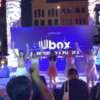 I Queenz (Idancestudio Jakarta) dan Ofel Vocal Course Kelapa Gading ikut meraiamkan acara opening power bank