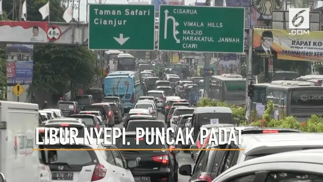 Libur Nyepi lalu lintas di kawasan Puncak, Bogor, Jawa Barat padat Merayap. Kendaraan terjebak kemacetan hingga 10 Kilometer, petugas memberlakukan sistem satu arah.