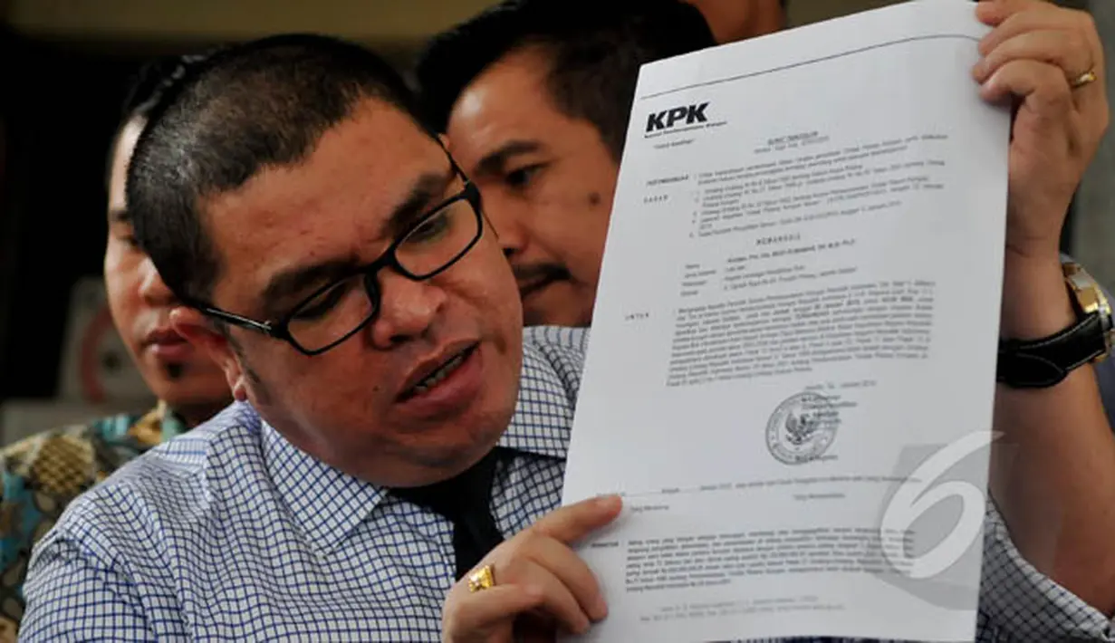 Kuasa hukum Komjen Budi Gunawan, Razman Arif Nasution, saat memberikan penjelasan kepada wartawan di Mabes Polri, Jakarta, Jumat (30/1/2015). (Liputan6.com/Johan Tallo)