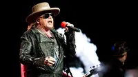 Peduli Pembantaian Bayi Jerapah, Axl Rose Lakukan Protes