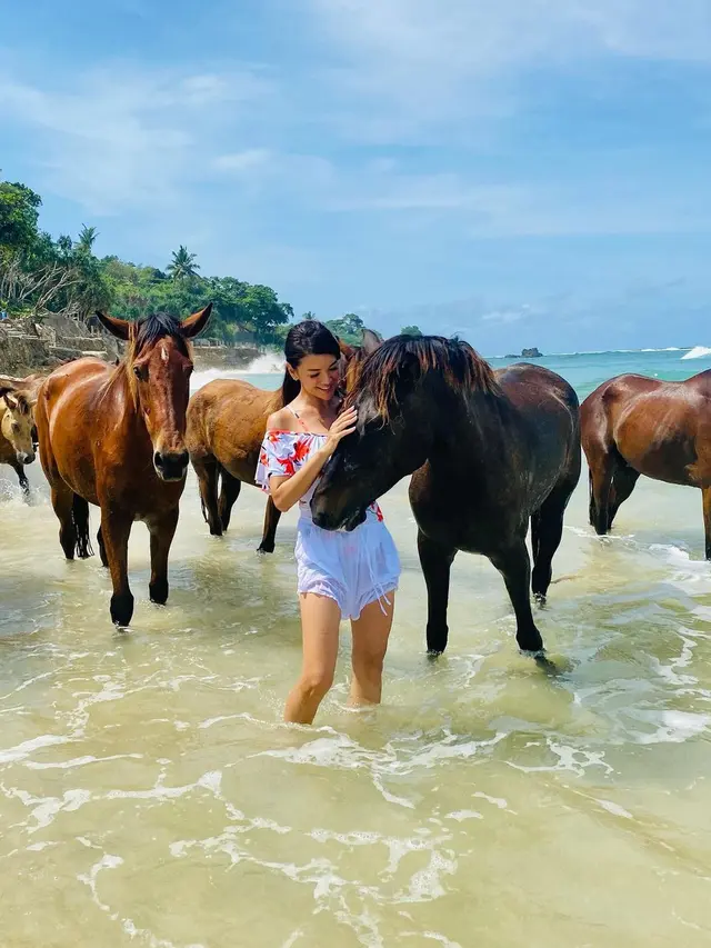 Farah Quinn (Instagram/farahquinnofficial)