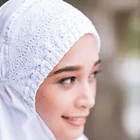 Perlengkapan ibadah umat muslim seperti mukena, sarung, dan sajadah selalu mengalami lonjakan permintaan di bulan suci ramadhan dan lebaran.