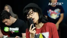 Baru-baru ini, AKUSTIK PLUS Liputan6.com kedatangan HONEYBEAT. Mereka punya formula lagu yang seru lho. Yuk, ikuti perbincangan dengan HONEYBEAT di https://goo.gl/4e2BDA