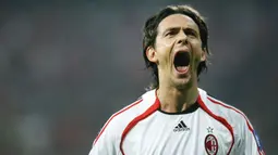 Filippo Inzaghi - Super Pippo merupakan penyerang ajaib yang dimiliki AC Milan saat meraih gelar juara Liga Champions 2007. Inzagi menjadi pahlawan kemenangan AC Milan lewat dua gol yang dicetaknya ke gawang Liverpool di laga final. (AFP/Giuseppe Cacace)