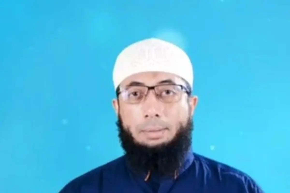Ustaz Khalid Basalamah (https://www.instagram.com/p/CW0pmXSBs6g/)
