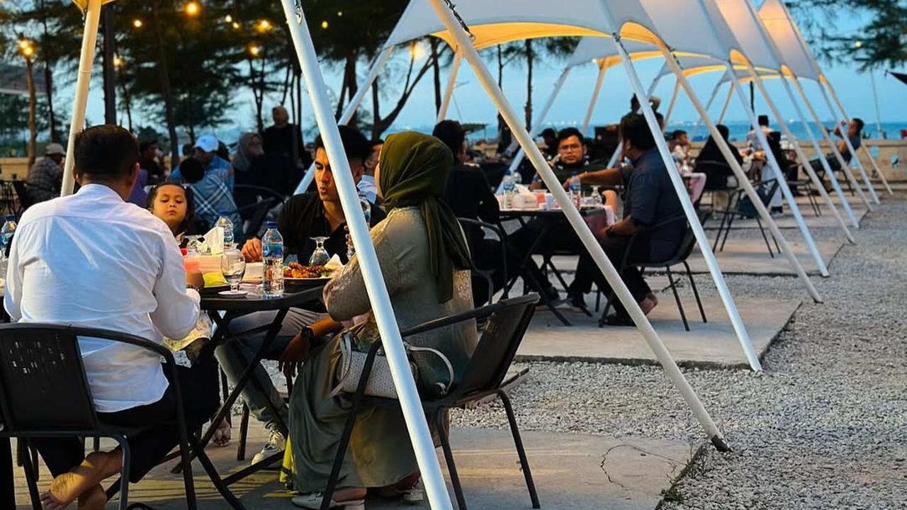 Next Level Coffee & Beachfront Bar