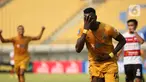 Selebrasi pemain Bhayangkara FC Ezechiel Ndouasel usai menjebol gawang Madura United dalam pertandingan BRI Liga 1 2021/2022 antara Bhayangkara FC melawan Madura United di Stadion Si Jalak Harupat, Kabupaten Bandung, Sabtu (18/9/2021). Bhayangkara FC menang 1-0. (Bola.com/Ikhwan Yanuar)