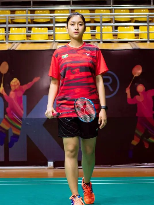 kolom komentar Instagram pribadinya juga dibanjiri komentar yang memuji kecantikannya. (Foto: Instagram/@_thethtarthuzar_)