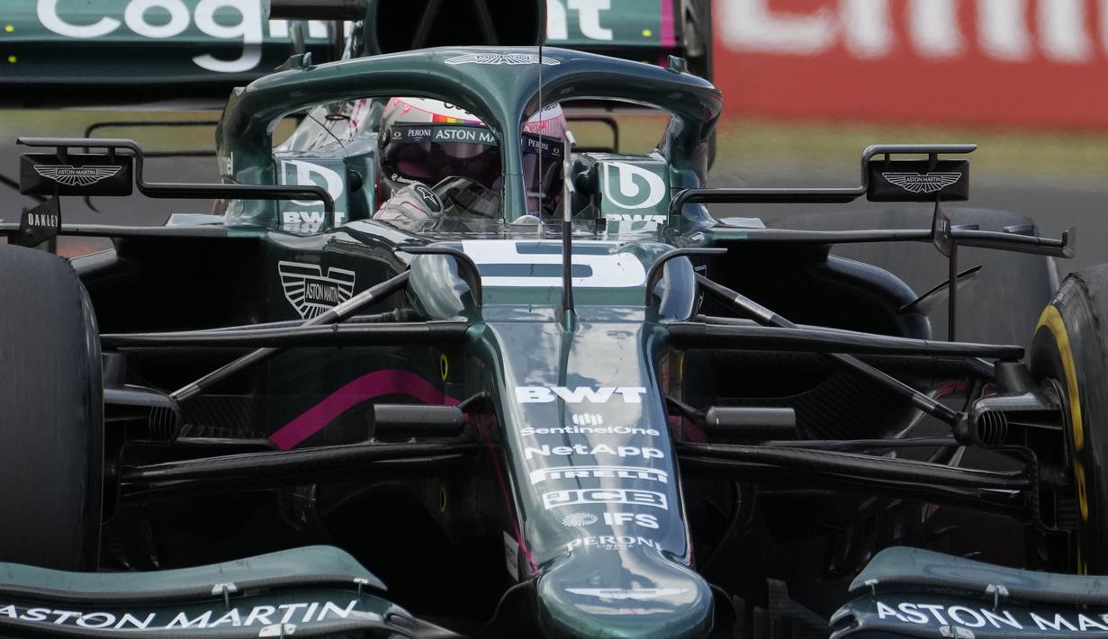 Angka tersebut diperoleh dari perhitungan yang menggunakan FFM atau model Injektor. Menurut regulasi FIA dalam Art. 6.6.2, kompetitor harus memastikan ada 1,0 liter bahan bakar yang bisa diambil dari mobil kapan pun waktunya. (Foto: AP/Darko Bandic)