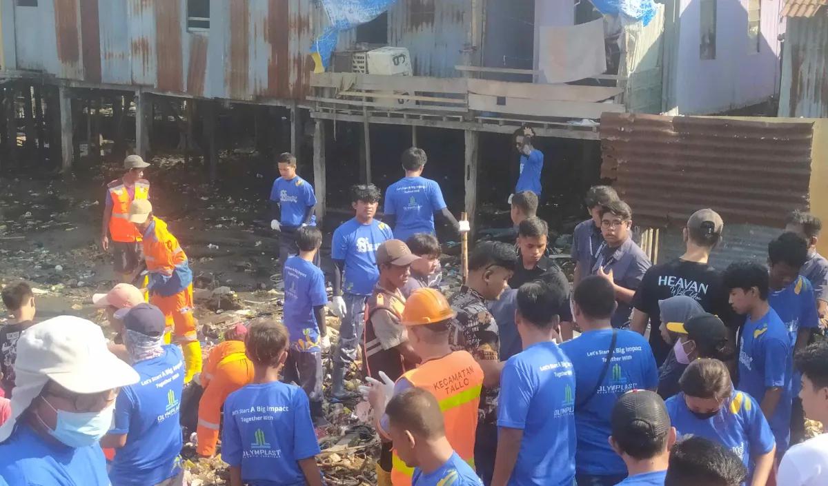 Alamsyah mengaku sampah yang diangkut dari kegiatan Clean Pandawara Grup bisa mencapai 200 ton.<br>