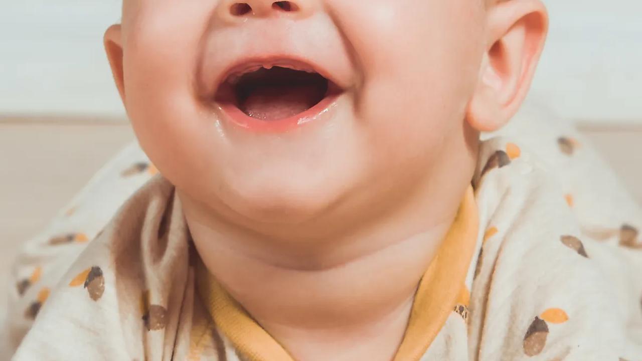 Beberapa negara telah mengambil langkah drastis dengan memberikan insentif berupa uang tunai kepada warganya yang bersedia memiliki anak.