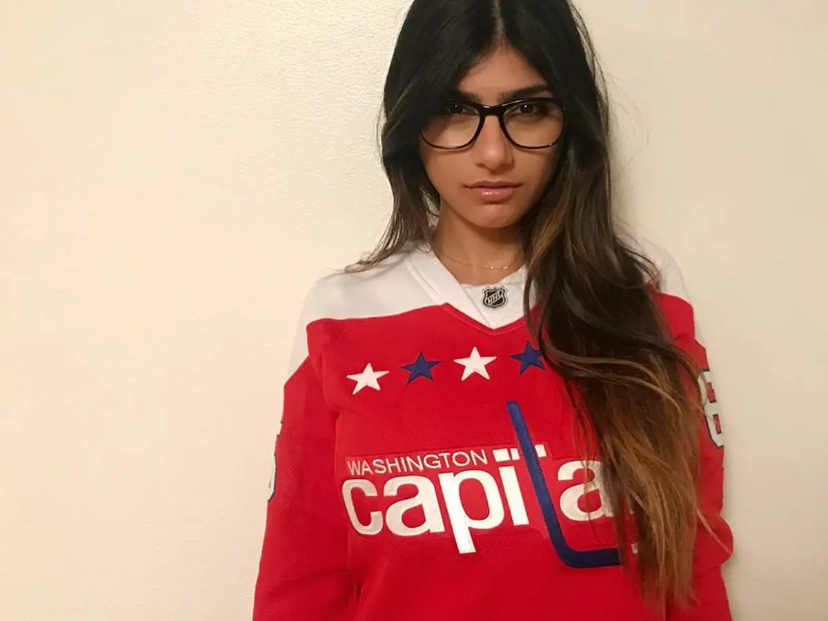 Berawal dari Ditegur di Jalan, Mia Khalifa Jadi Bintang Film Panas -  ShowBiz Liputan6.com