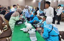 Dua JCH Embarkasi Surabaya Tunda Berangkat Haji Akibat Sakit