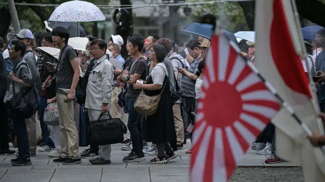Peringati 79 Tahun Menyerahnya Jepang pada Perang Dunia II, Kuil Yasukuni Ramai Dikunjungi