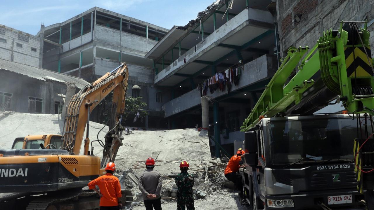 Update Ponpes Roboh: Pembersihan Puing Memasuki Tahap Akhir, Pencarian Korban Tinggal 10 Orang
