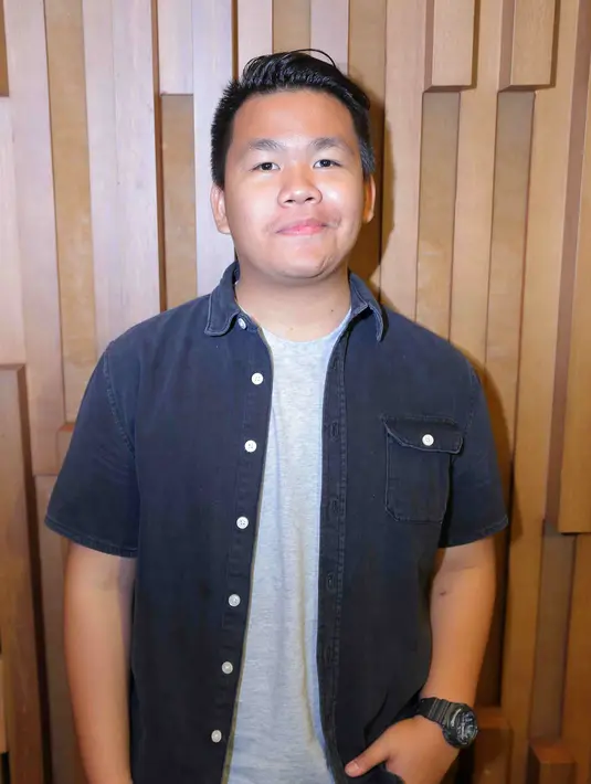 "Namanya 6 tahun selalu bareng-bareng pasti ada momen mengharu birunya. Dia pamit sama kita ke USA selama dua tahun untuk sekolah, kalau memang dia lanjutin lagi berarti 6 tahun di sana," ucap Kiki di Senayan City, Kamis (11/8). (Andy Masela/Bintang.com)