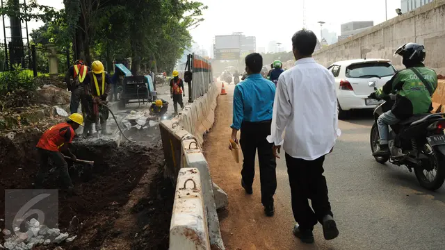 Pembangunan Flyover Pancoran Ditarget Kelar Desember 2017-JAkarta- Yoppy Renato-20170411