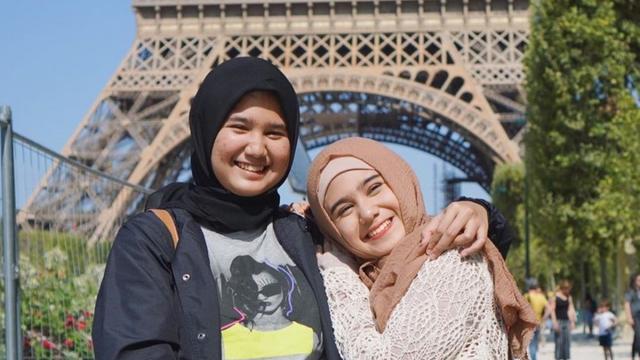 Jarang Tersorot Ini 6 Potret Kompak Tissa Biani Dan Sang Kakak Hot Liputan6 Com