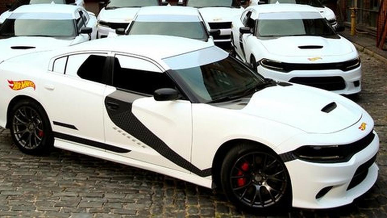 Armada taksi di New York gunakan Dodge Charger bertema Stormtrooper