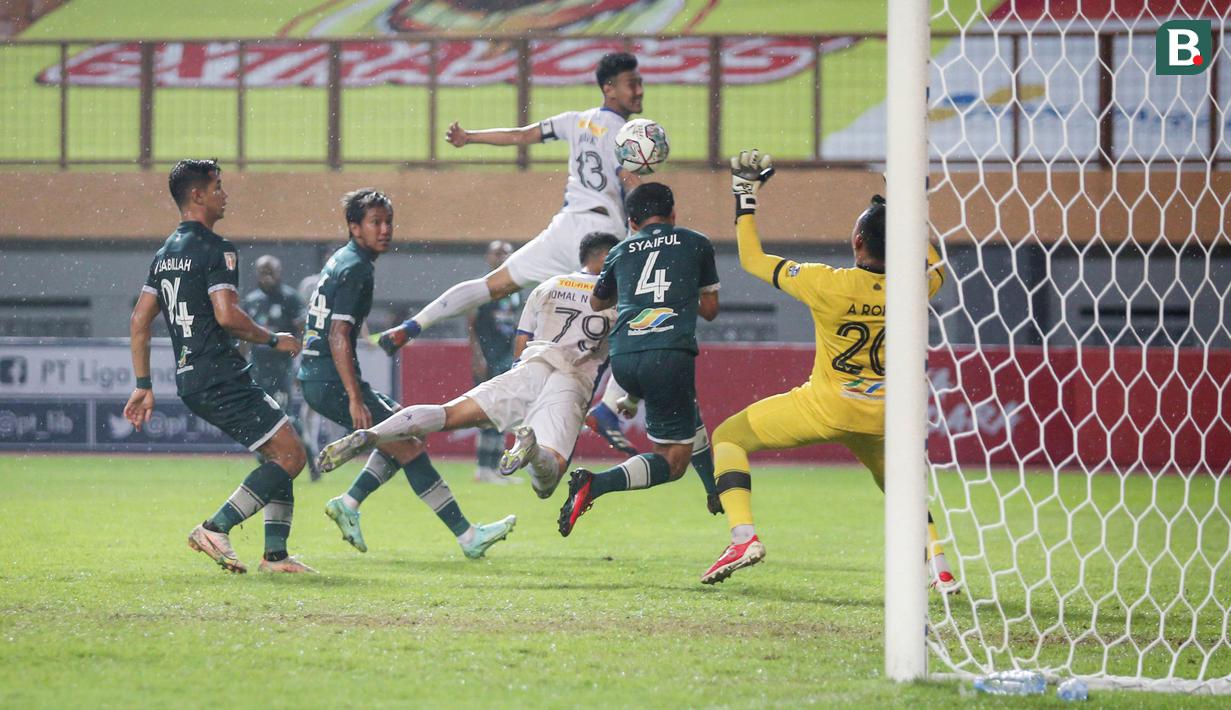 PSIM tetap duduk di peringkat ketiga dengan mengumpulkan dua poin dari dua laga. (Bola.com/Bagaskara Lazuardi)