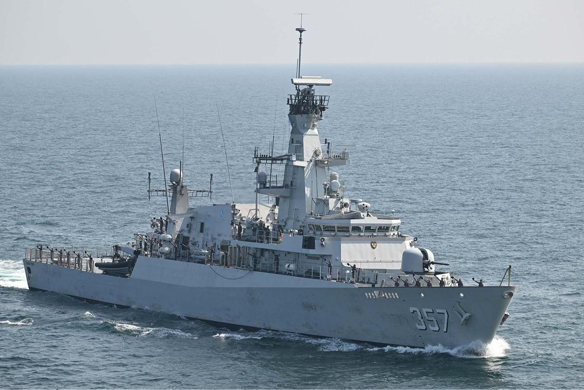 Kapal Perang TNI AL KRI Bung Tomo Ikuti Aman Exercise di Pakistan