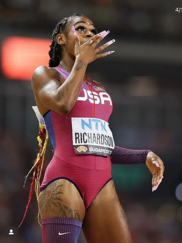 6 Gaya Pelari AS Sha’Carri Raih Medali Perak di Olimpiade Paris 2024, Tetap Slay Pakai Nail Art