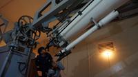 Observatorium Bosscha melaksanakan kegiatan pengabdian masyarakat, baik dalam bentuk kegiatan rutin maupun kegiatan yang sifatnya insidental. (Huyogo Simbolon)