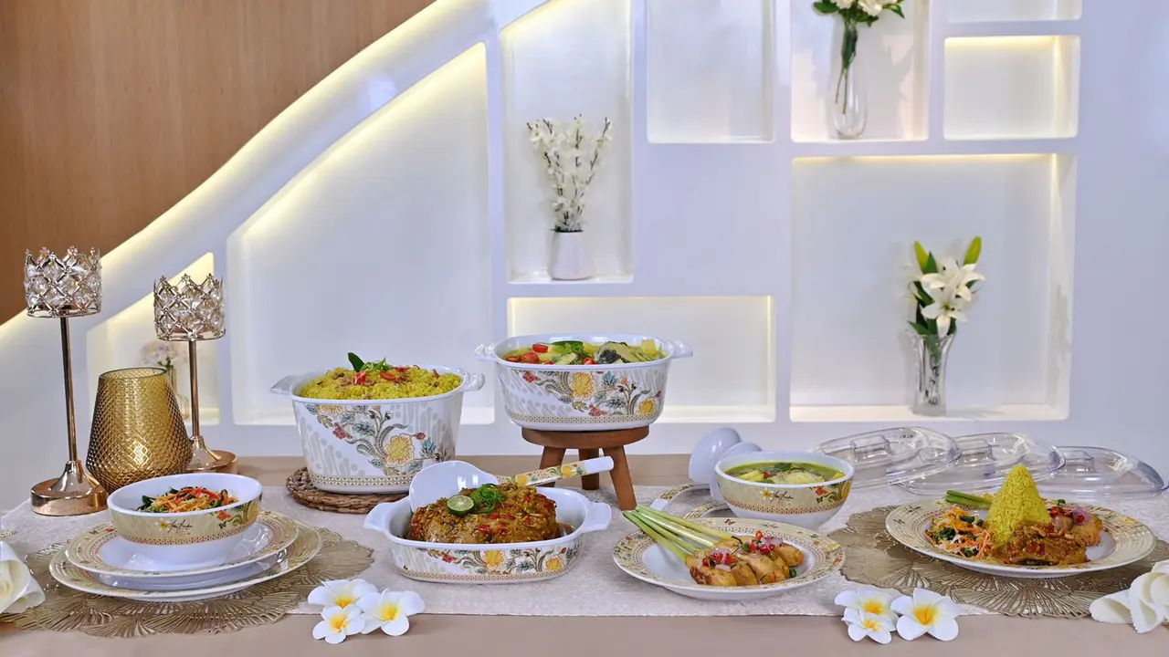 Rayakan Hari Batik Nasional, Tupperware Berkolaborasi dengan Anne Avantie Luncurkan Koleksi Sekar Jagad