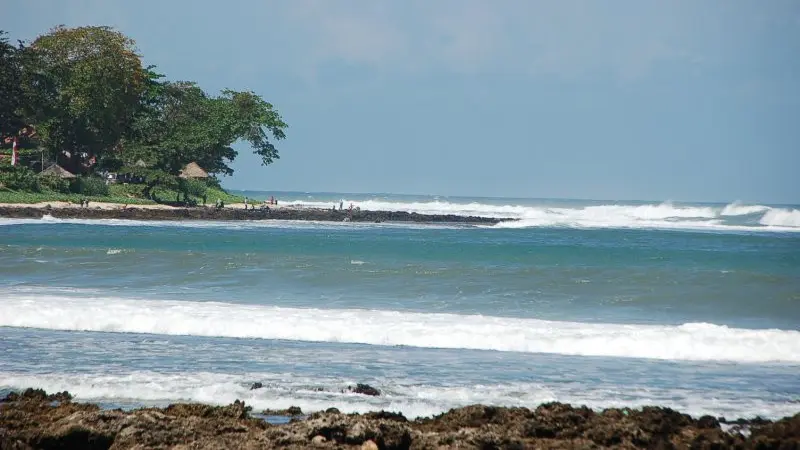 10 Pantai Cantik Garut Selatan, Memikat tapi Berbahaya