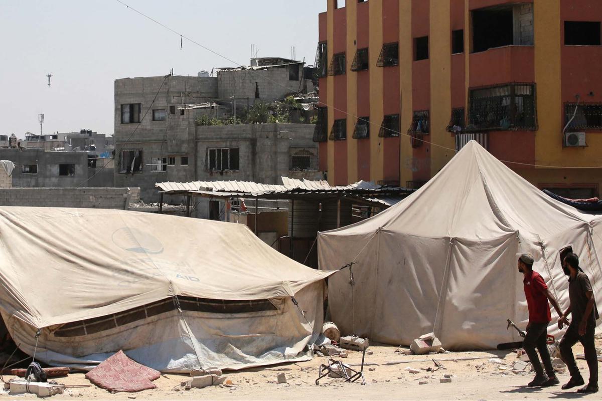 Judul: Detik-Detik Roket Israel Hantam Gedung di Gaza