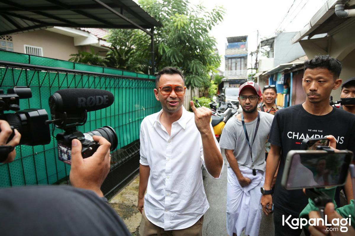 Raffi dengan jari bertinta.&nbsp;