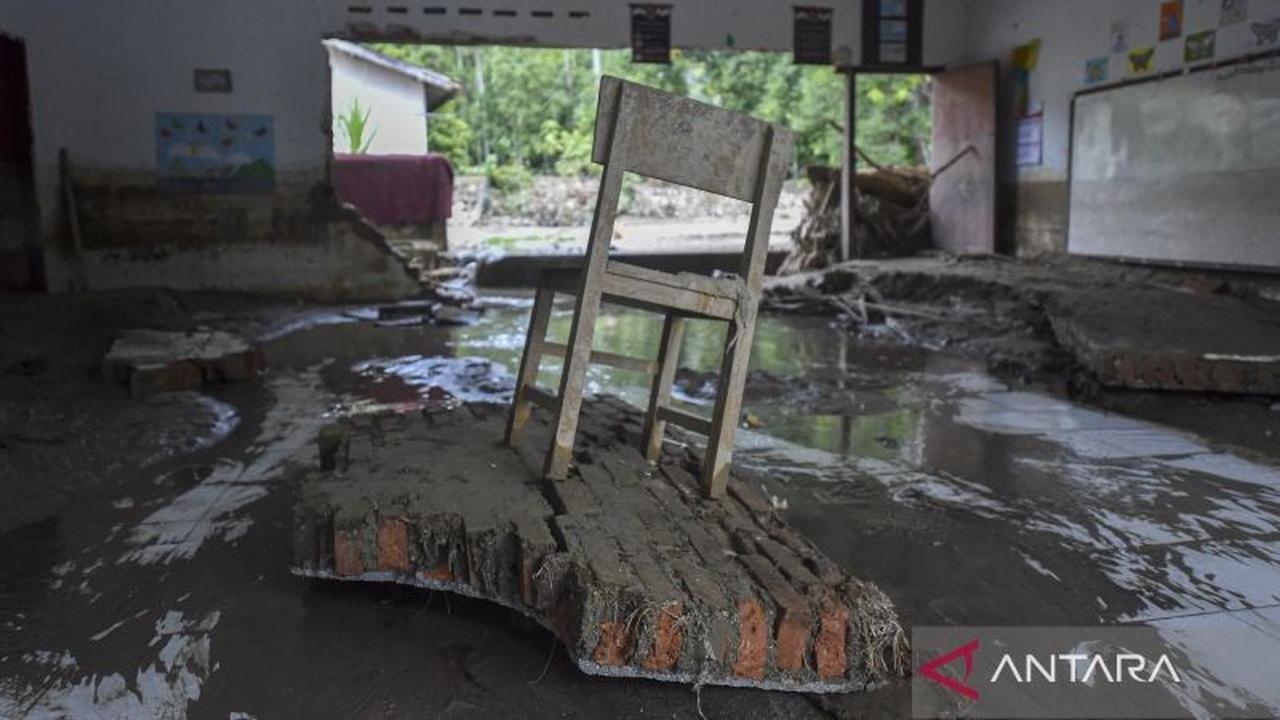 Pemerintah Gelontorkan Bantuan Darurat Sekolah Pasca Banjir dan Longsor di Sumatra