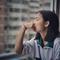 Overthinking sering dialami oleh semua orang baik pria ataupun wanita, anak muda ataupun orang dewasa (Photo by Unsplash.com/ 胡 卓亨)