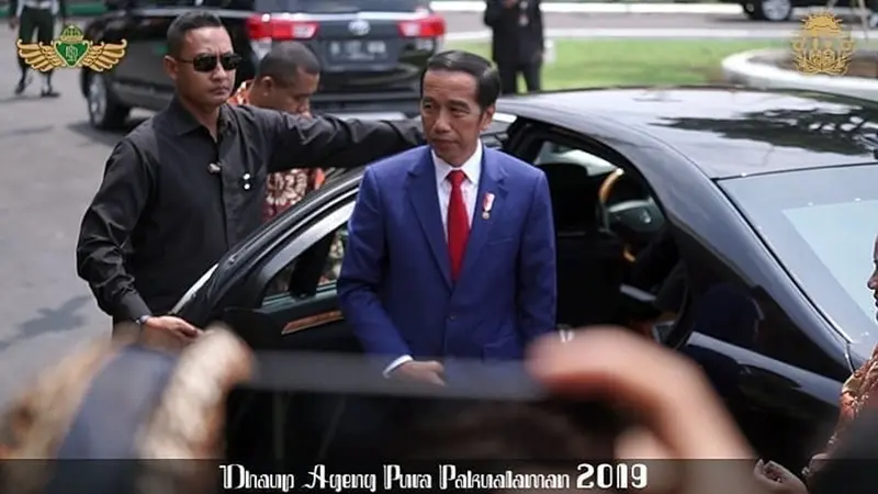 Penampilan Jokowi Saat Hadir di Dhaup Ageng Pakualaman