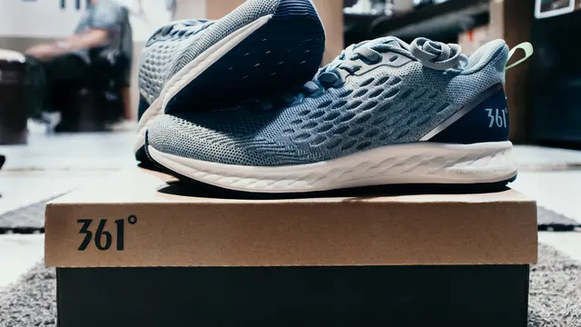 Ciptakan Lari Sehat Tanpa Beban di Musim Panas dengan Sneakers Berbahan Ringan dan Elastis