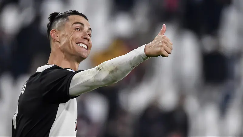 Ronaldo Hattrick, Juventus Hajar Cagliari 4-0