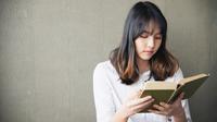 Ilustrasi membaca, buku, novel. (Photo created by jcomp on www.freepik.com)