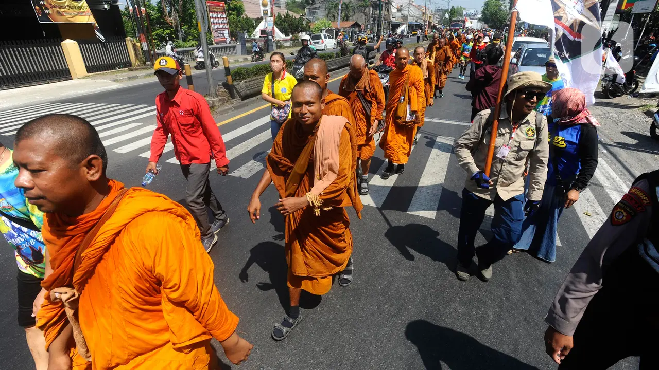 Ritual Thudong Biksu Buddha