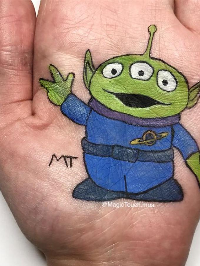 Cuma di Telapak Tangan 10 Kartun Disney Ini Tampak 