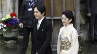 Putra Mahkota Fumihito dari Jepang dan Putri Mahkota Kiko tiba untuk menghadiri upacara penobatan Raja Charles III dan Permaisuri Camilla di Westminster Abbey, London, Sabtu, 6 Mei 2023. (Toby Melville, Pool via AP)