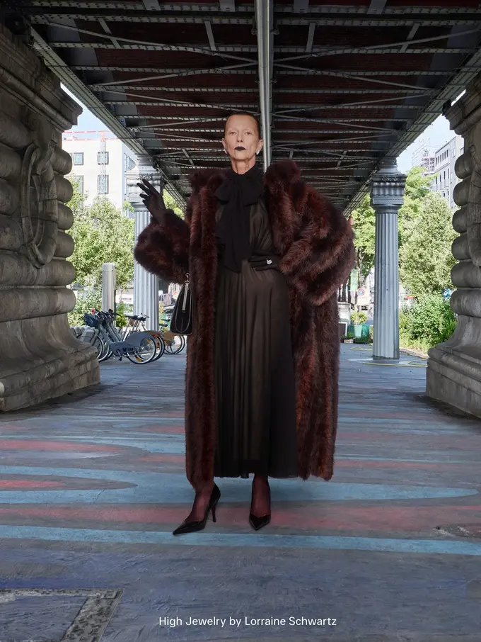 Balenciaga Tampilkan Model dengan Parkinson Disease di Balenciaga 54th Couture, Final Collection Demna