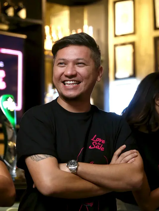 "Gua bahagia sih dia memang pernah bilang ke gua, dia cerita, 'Yang ini yang mau gua kawinin', tapi gue enggak nyangka secepat itu," ucap suami Gisella Anastasia itu. (Daniel Kampua/Bintang.com)