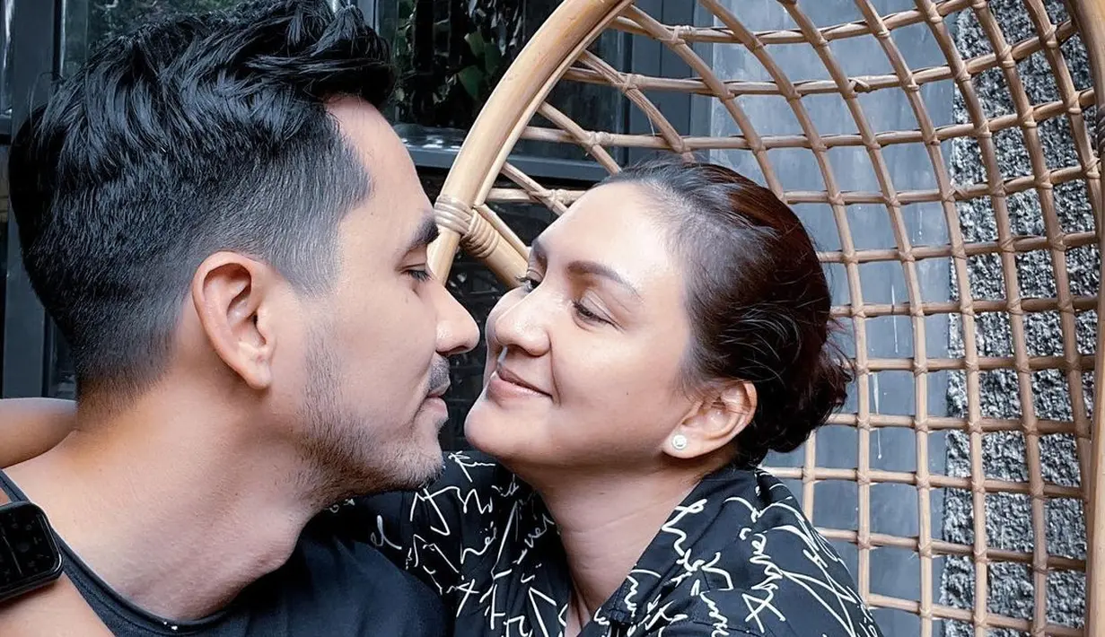 Donna Agnesia dan Darius Sinathrya  (Instagram/darius_sinathrya)