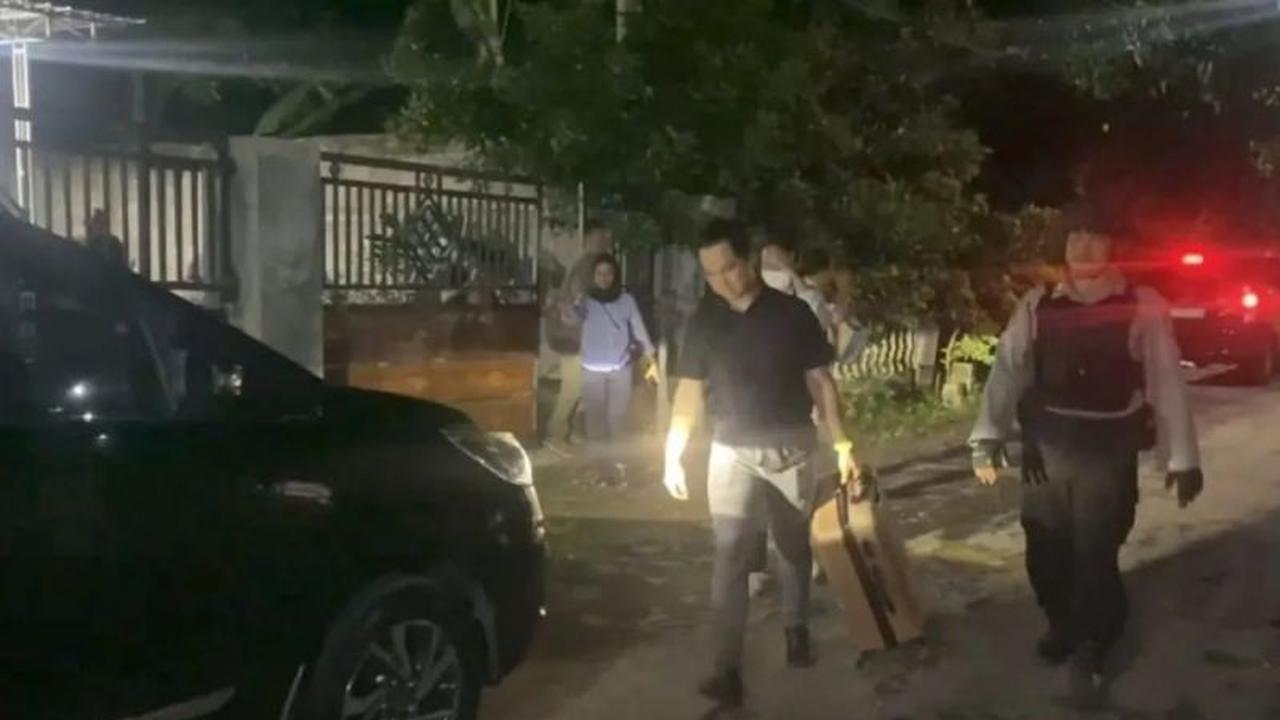 Penggeledahan KPK RSUD Ponorogo: Rumah Direktur dr Yunus di Madiun Digeledah, Mobil Mewah Ditemukan