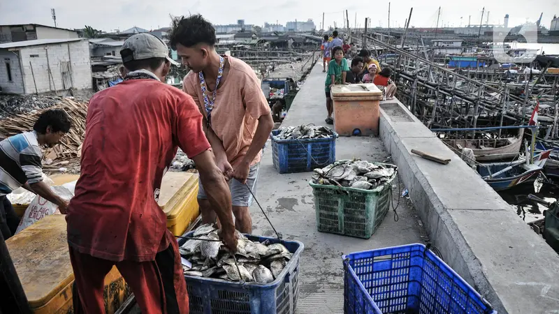 FOTO: Kehidupan Warga Pesisir Jakarta di Tengah Hari Nelayan Internasional