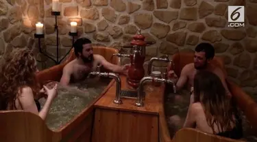 Berendam dengan air bir disajikan sebuah spa di Prague.