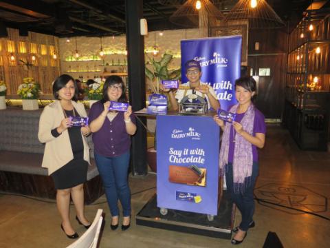 Team Cadbury with Stamping Machine | copyright vemale.com